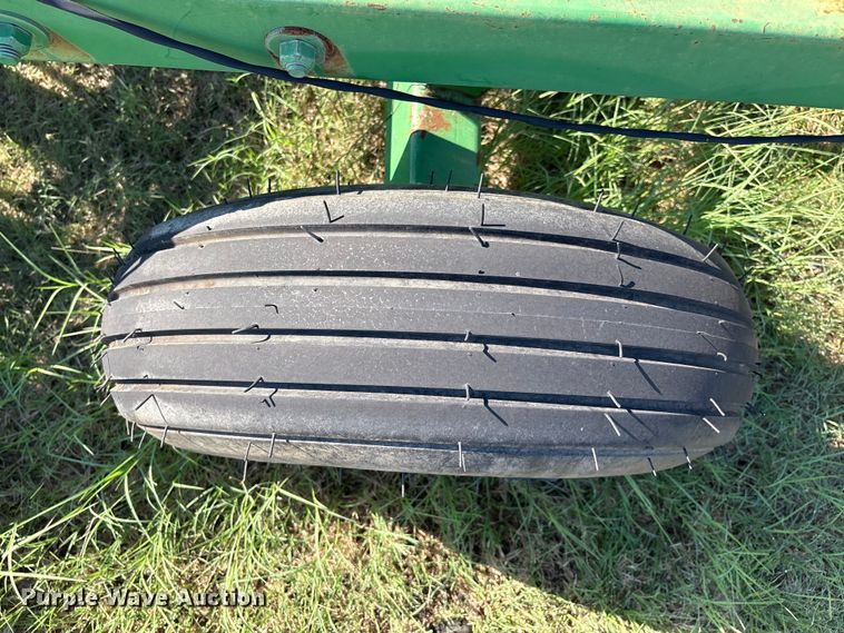 image for item GH9424 John Deere 226 off-set disk