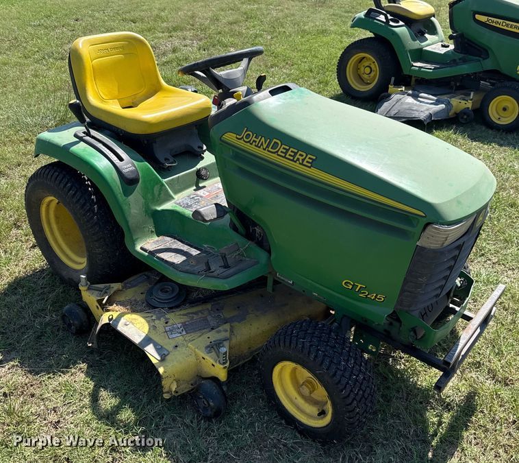 image for item GH9425 John Deere GT 245 lawn mower