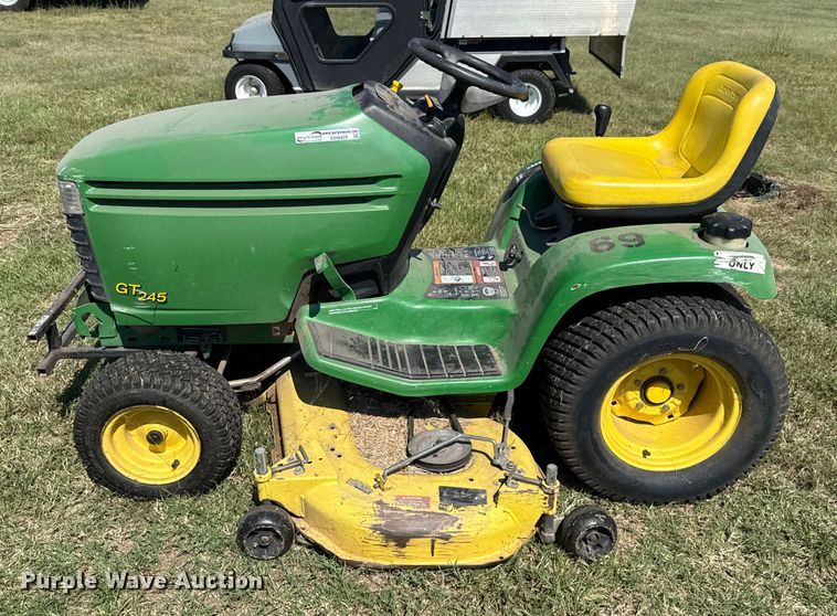 image for item GH9425 John Deere GT 245 lawn mower