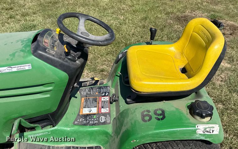 image for item GH9425 John Deere GT 245 lawn mower
