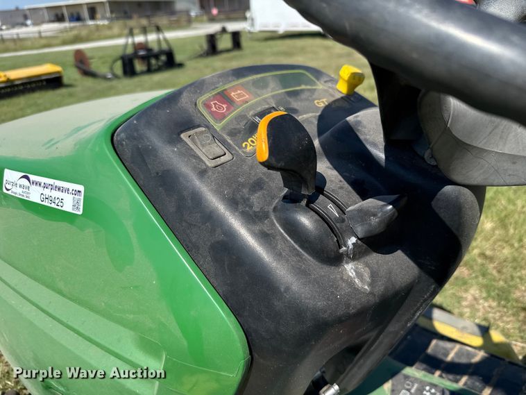 image for item GH9425 John Deere GT 245 lawn mower