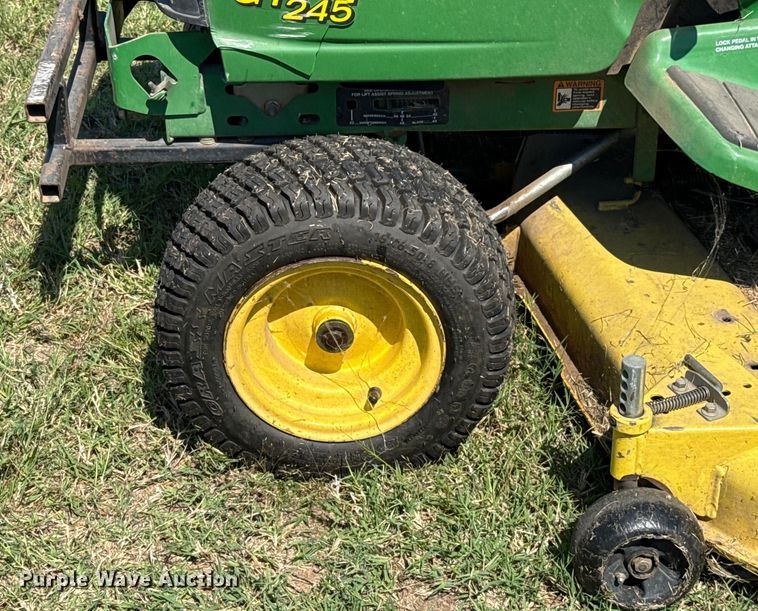 image for item GH9425 John Deere GT 245 lawn mower