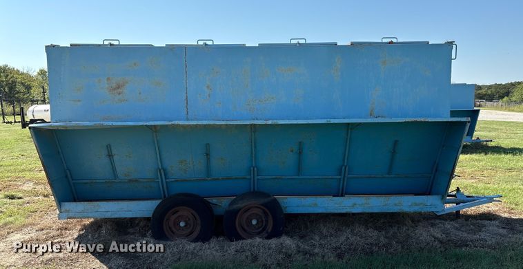 image for item GH9427 Feeder trailer