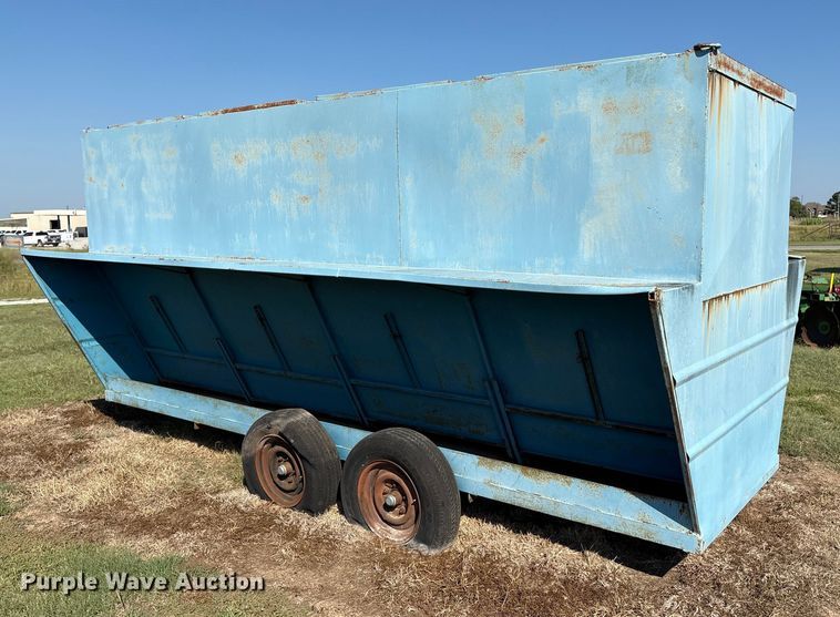 image for item GH9427 Feeder trailer