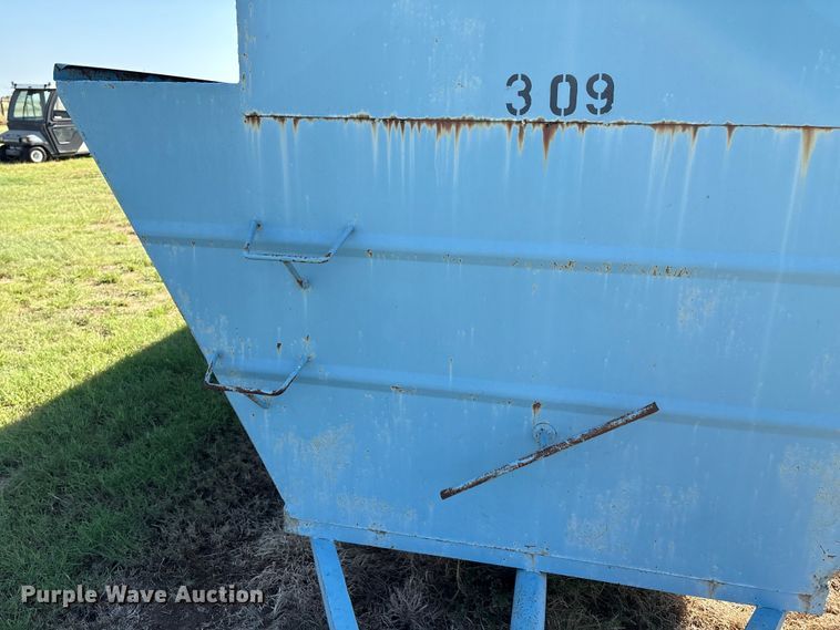image for item GH9427 Feeder trailer
