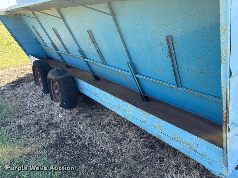 image for item GH9427 Feeder trailer