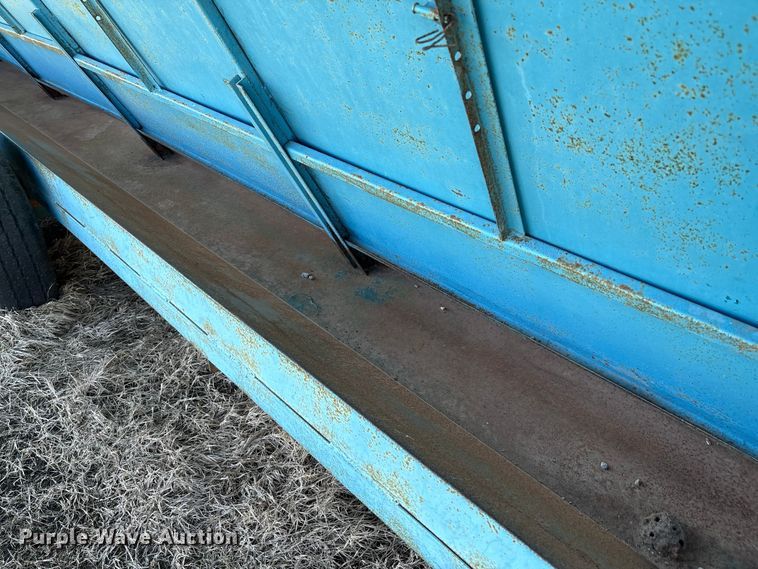 image for item GH9427 Feeder trailer