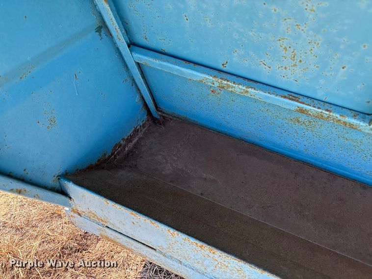 image for item GH9427 Feeder trailer