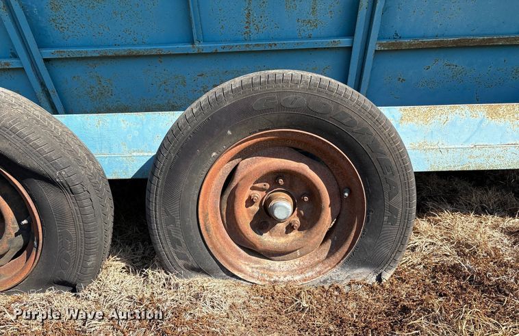 image for item GH9427 Feeder trailer