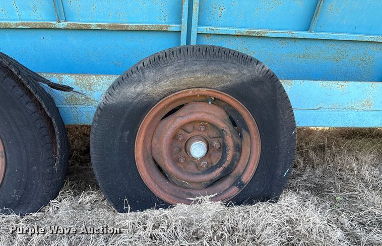 image for item GH9427 Feeder trailer