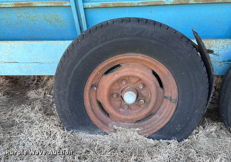 image for item GH9427 Feeder trailer