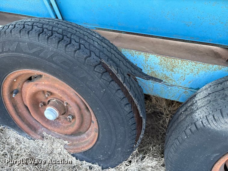 image for item GH9427 Feeder trailer