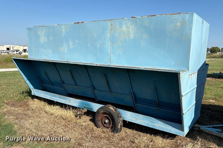 image for item GH9428 Feeder trailer