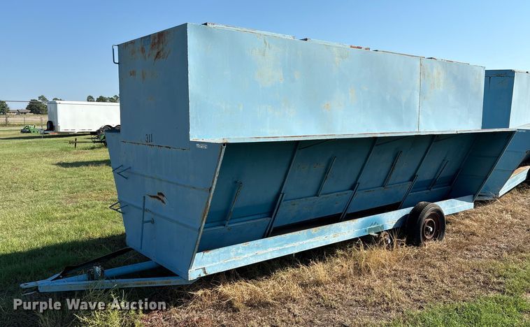 image for item GH9428 Feeder trailer
