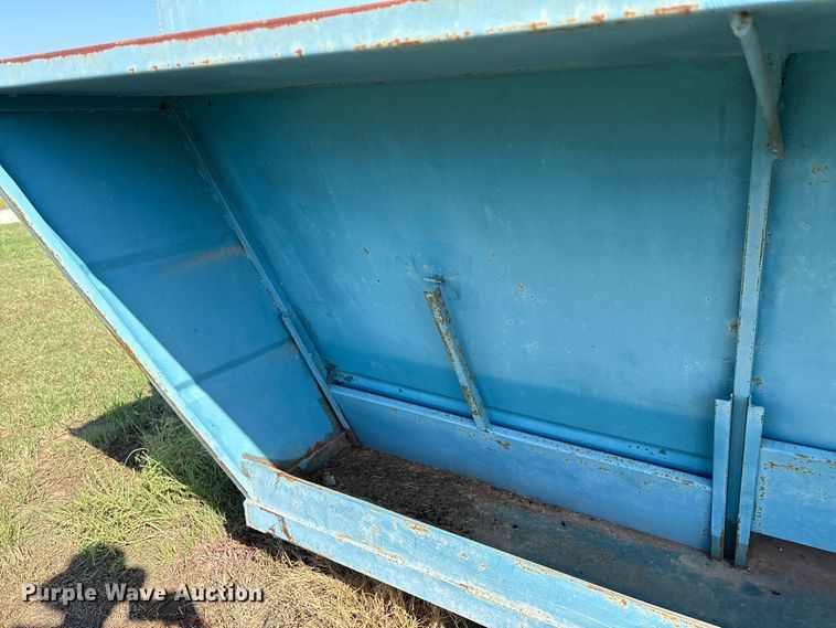 image for item GH9428 Feeder trailer