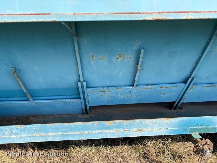 image for item GH9428 Feeder trailer