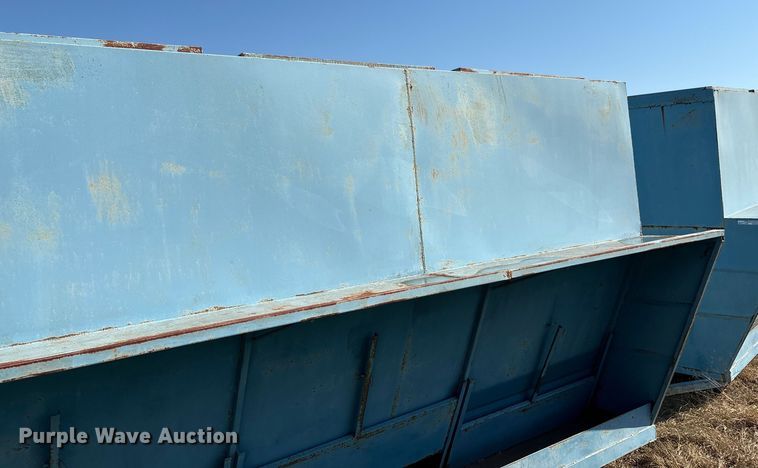 image for item GH9428 Feeder trailer