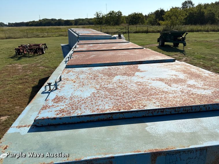 image for item GH9428 Feeder trailer