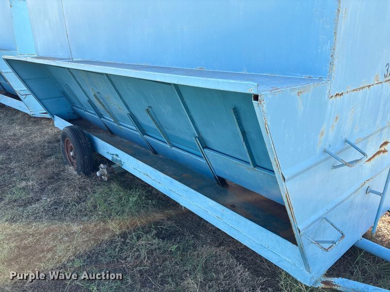 image for item GH9428 Feeder trailer