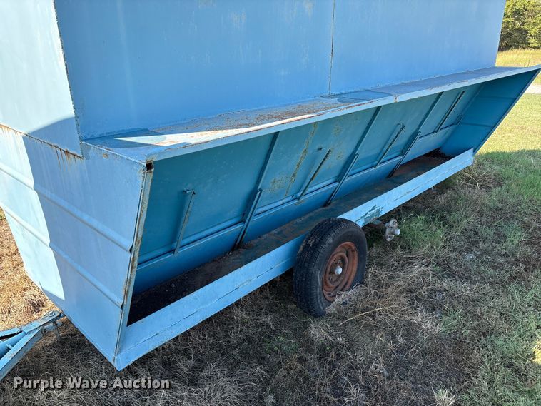 image for item GH9428 Feeder trailer