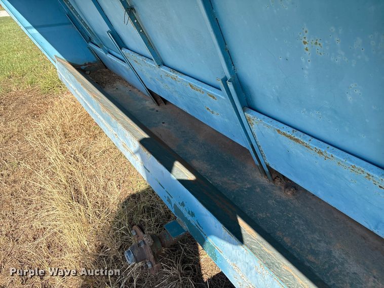 image for item GH9428 Feeder trailer