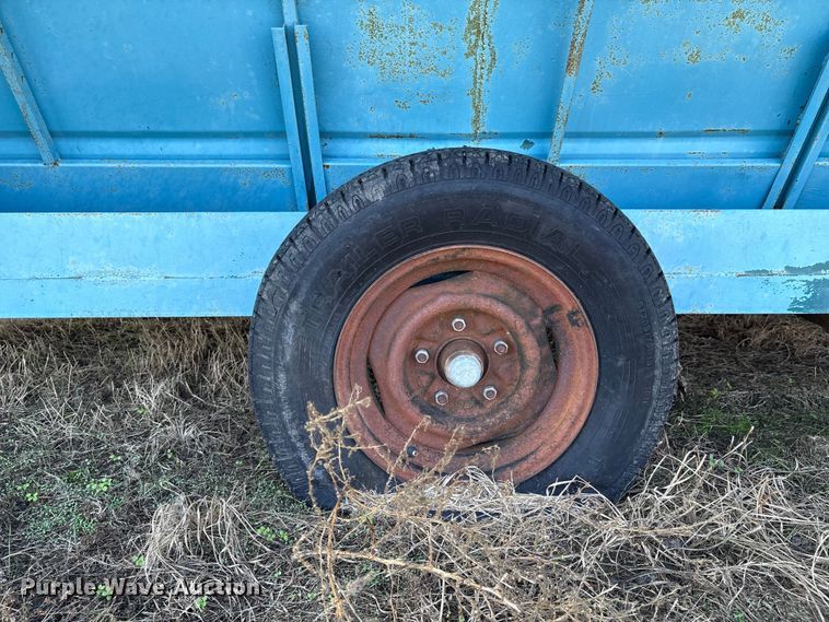 image for item GH9428 Feeder trailer