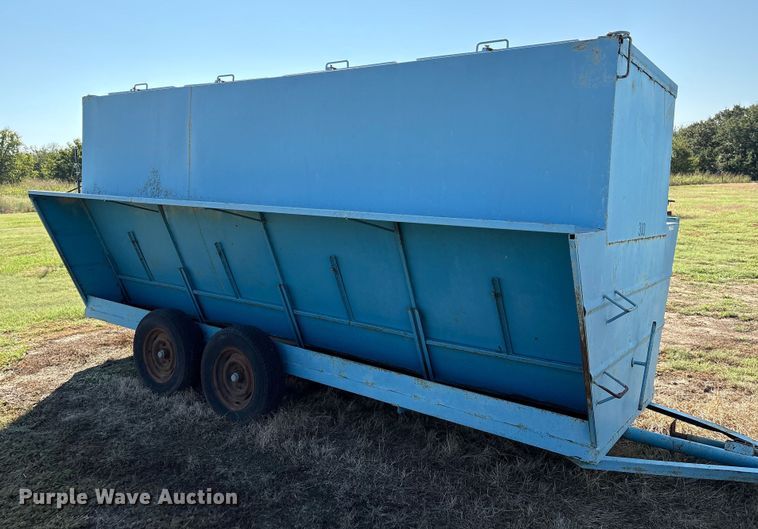 image for item GH9429 Feeder trailer