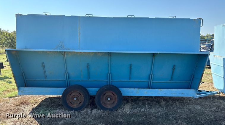 image for item GH9429 Feeder trailer