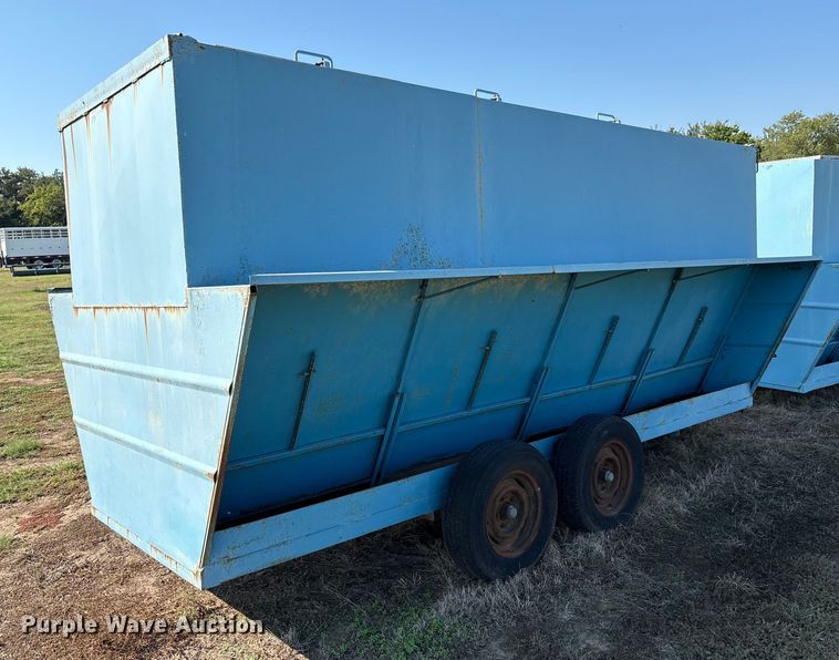 image for item GH9429 Feeder trailer