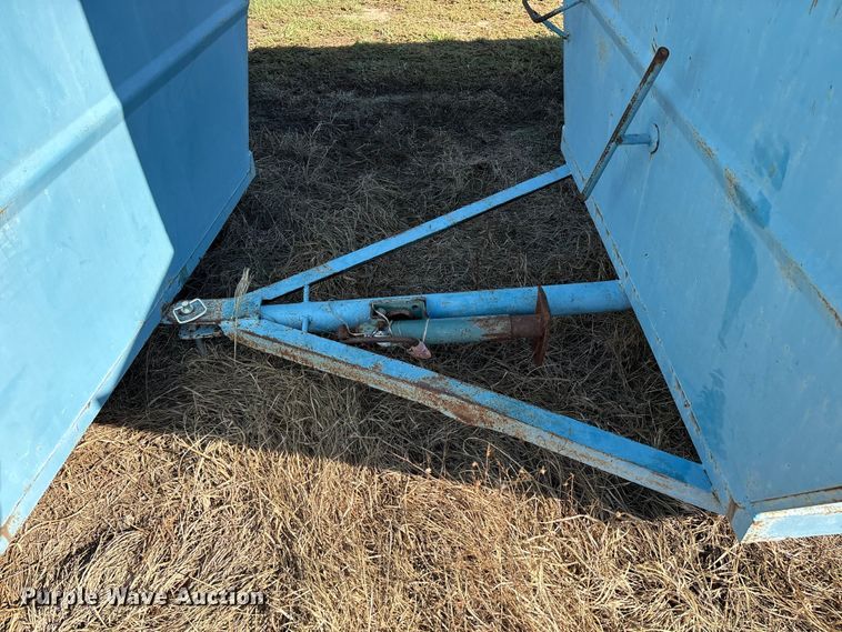 image for item GH9429 Feeder trailer