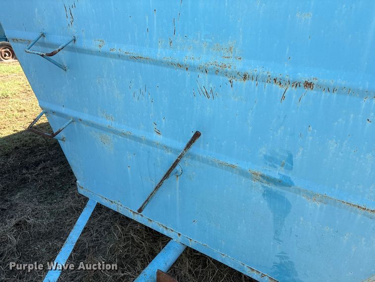 image for item GH9429 Feeder trailer