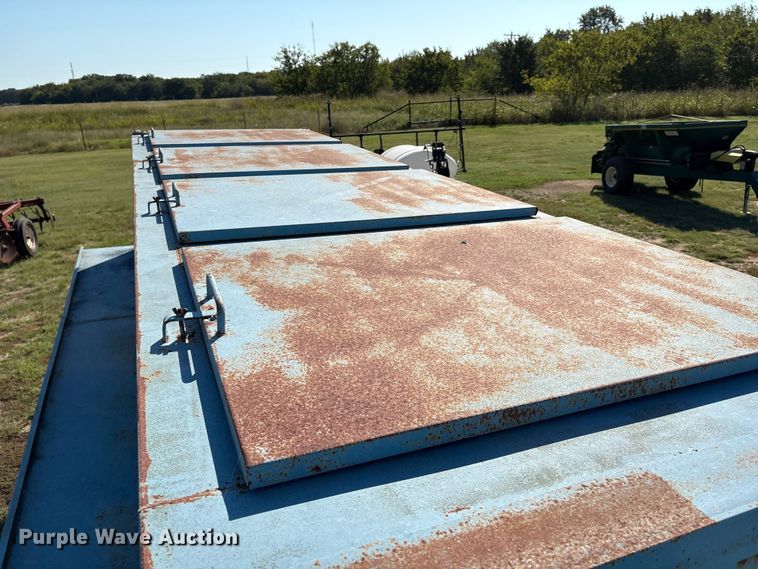 image for item GH9429 Feeder trailer