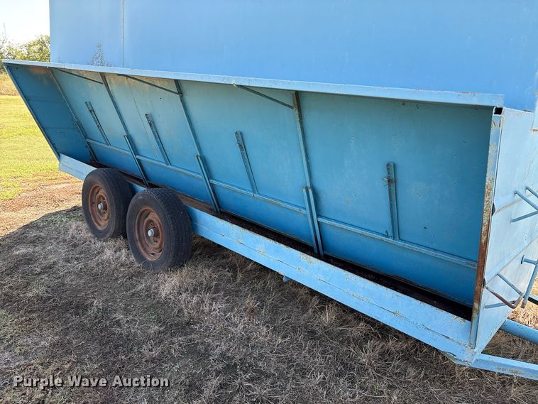 image for item GH9429 Feeder trailer