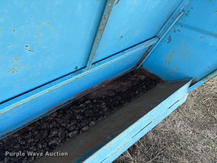 image for item GH9429 Feeder trailer