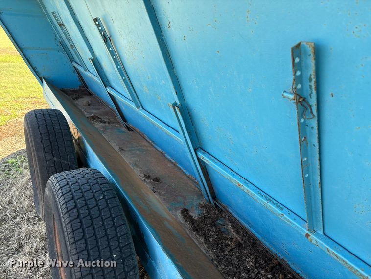 image for item GH9429 Feeder trailer