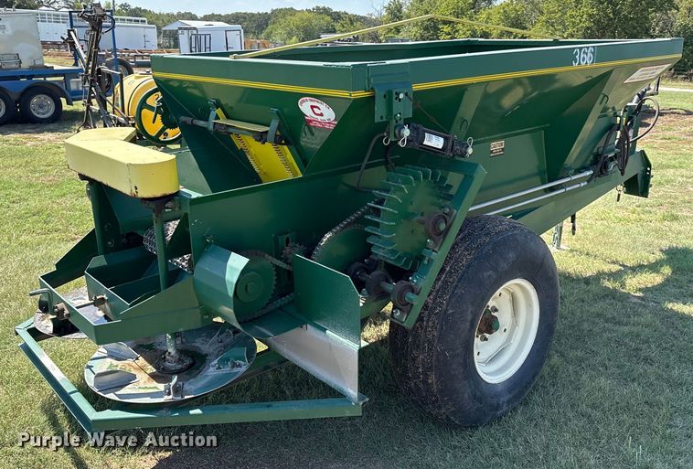 image for item GH9432 manure spreader