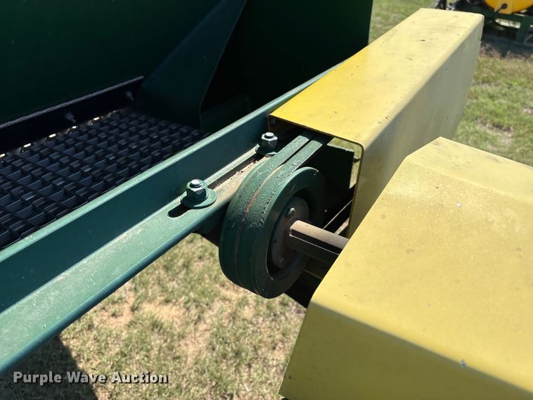 image for item GH9432 manure spreader