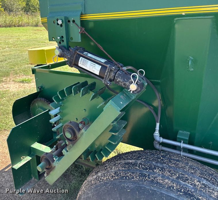 image for item GH9432 manure spreader