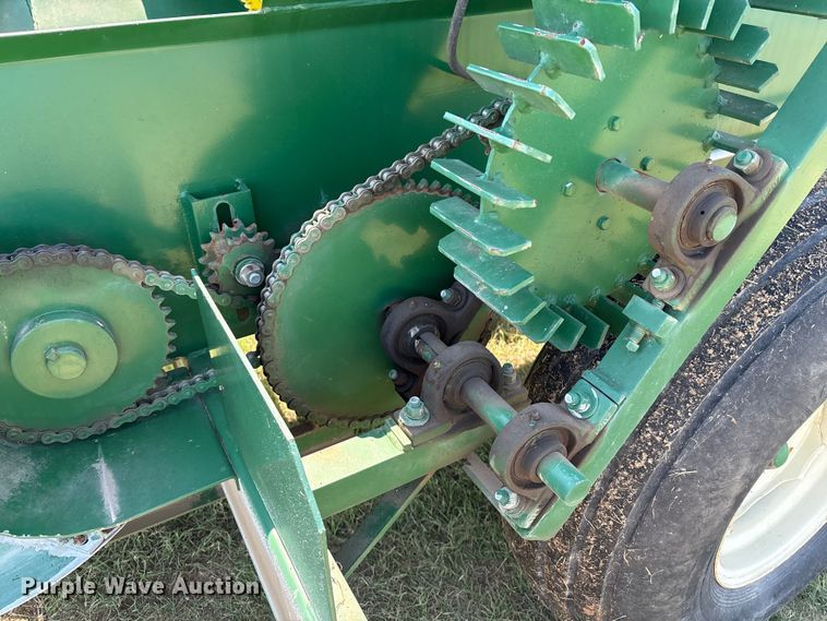 image for item GH9432 manure spreader