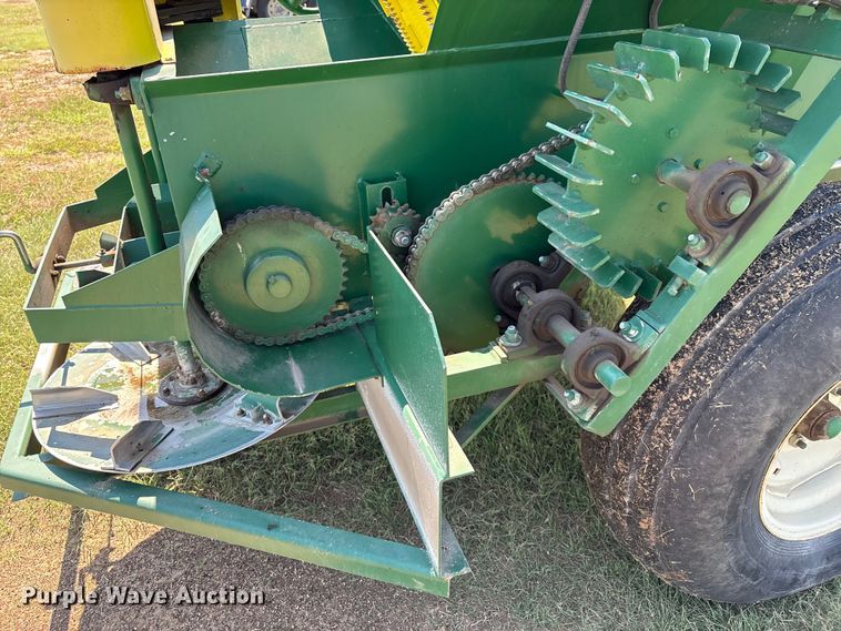 image for item GH9432 manure spreader