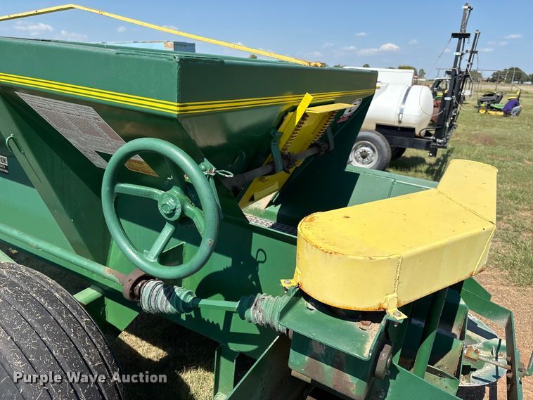 image for item GH9432 manure spreader