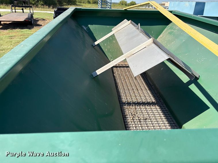 image for item GH9432 manure spreader