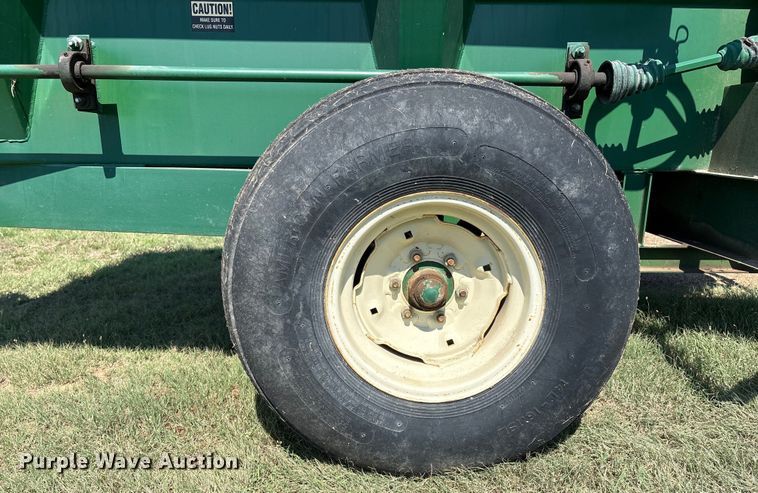 image for item GH9432 manure spreader