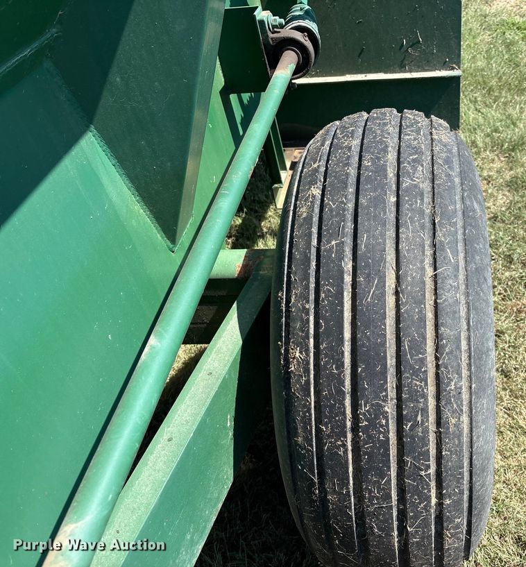 image for item GH9432 manure spreader