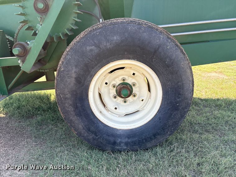 image for item GH9432 manure spreader