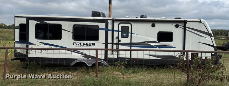 image for item IE9236 2021 Keystone Premier 34RI camper