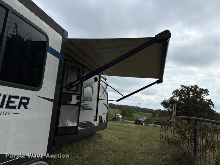 image for item IE9236 2021 Keystone Premier 34RI camper