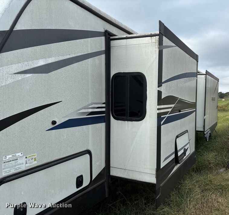 image for item IE9236 2021 Keystone Premier 34RI camper