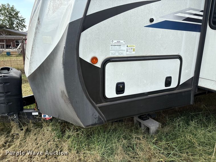 image for item IE9236 2021 Keystone Premier 34RI camper