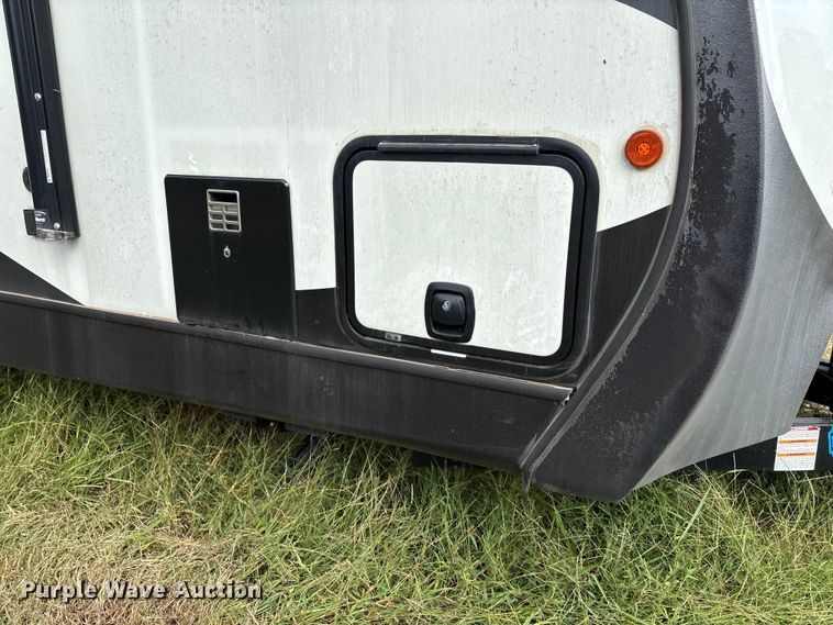 image for item IE9236 2021 Keystone Premier 34RI camper